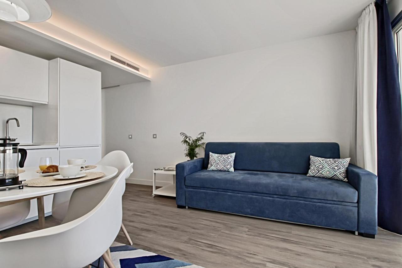 Carihuela Suites 托雷莫利诺斯 外观 照片