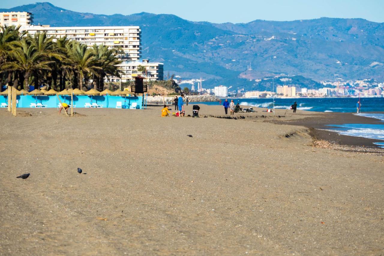 Carihuela Suites 托雷莫利诺斯 外观 照片