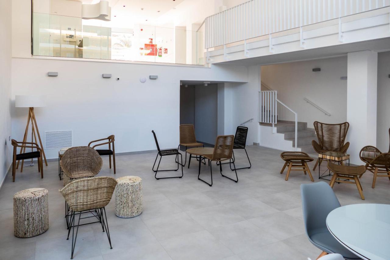 Carihuela Suites 托雷莫利诺斯 外观 照片