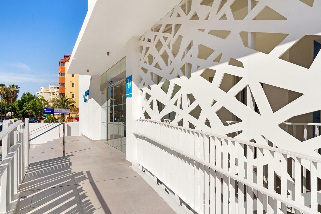 Carihuela Suites 托雷莫利诺斯 外观 照片